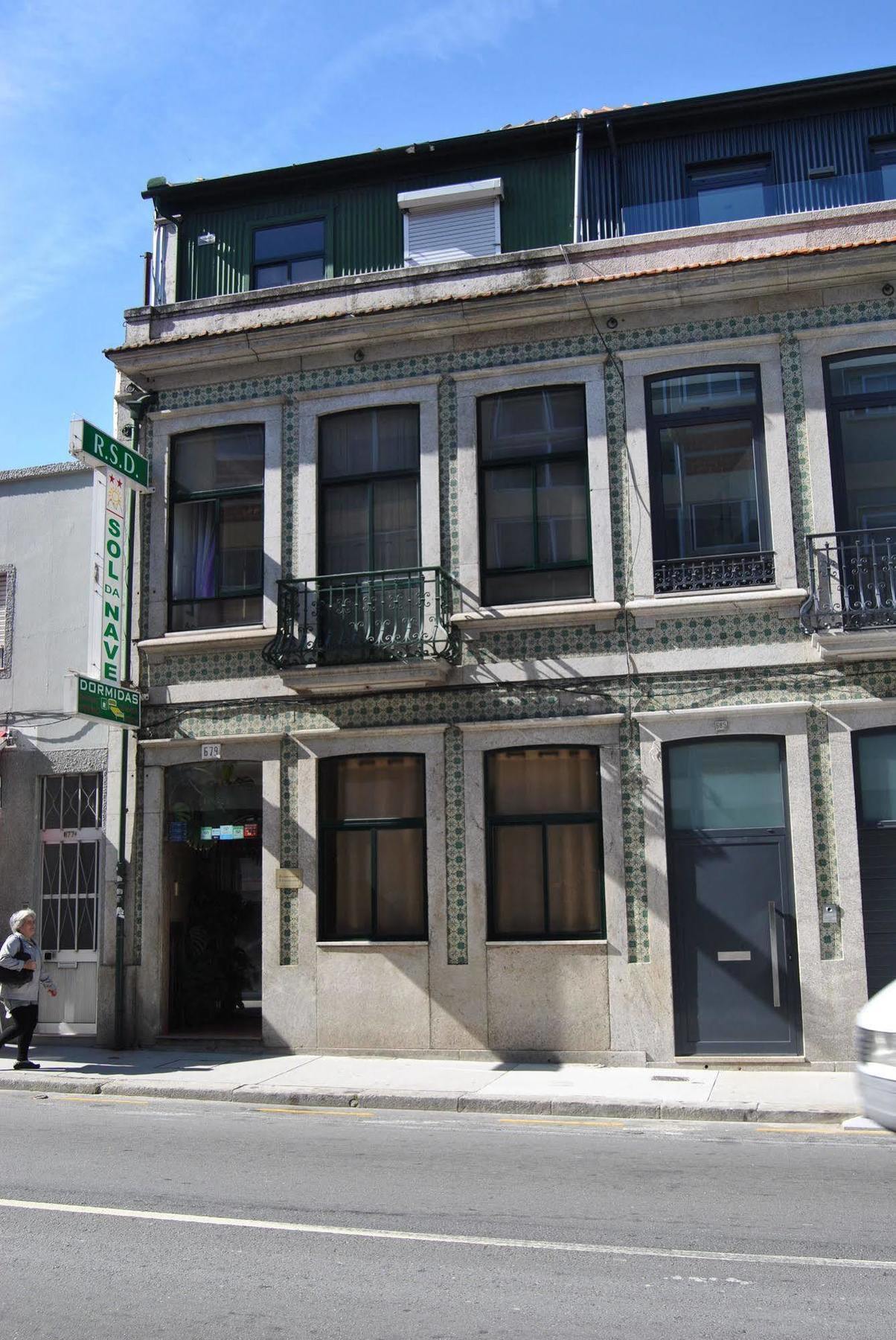 Residencial Sol Da Nave Hotel Porto Bagian luar foto