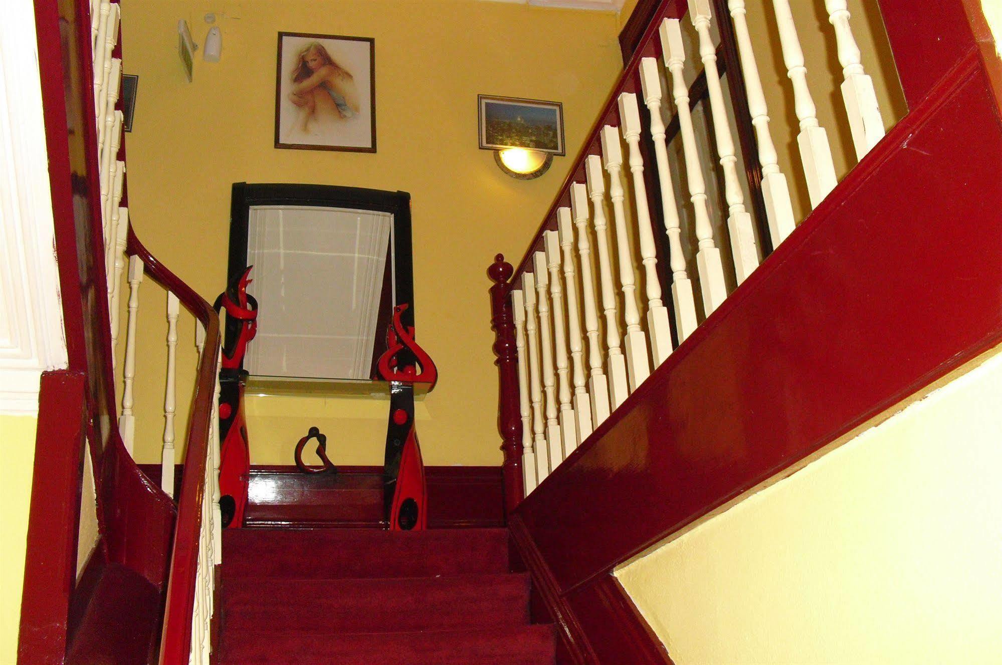 Residencial Sol Da Nave Hotel Porto Bagian luar foto